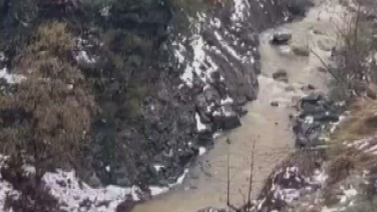 Hatay'da Otomobil Uçurumdan Dereye Uçtu