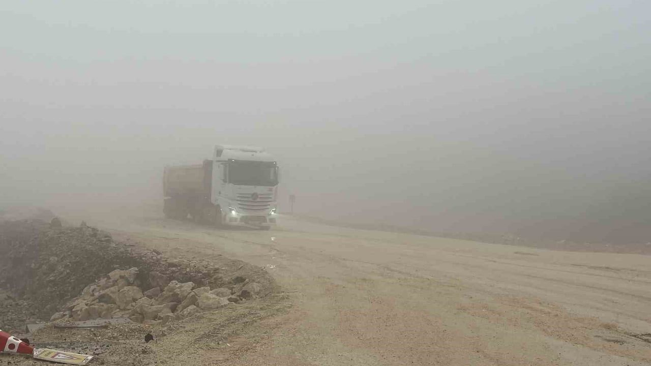 Hatay'da Yüksek Kesimlerde Sis Etkili