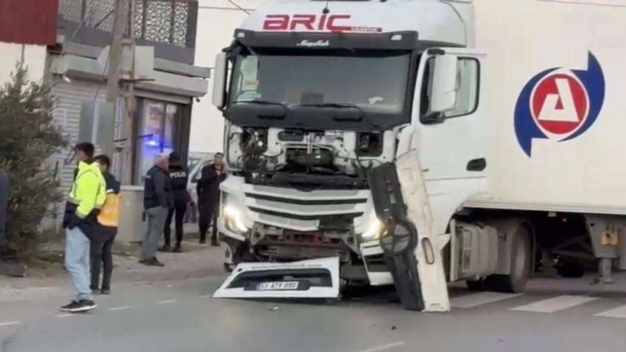 Hatay'da Zincirleme Trafik Kazası: 11 Yaralı