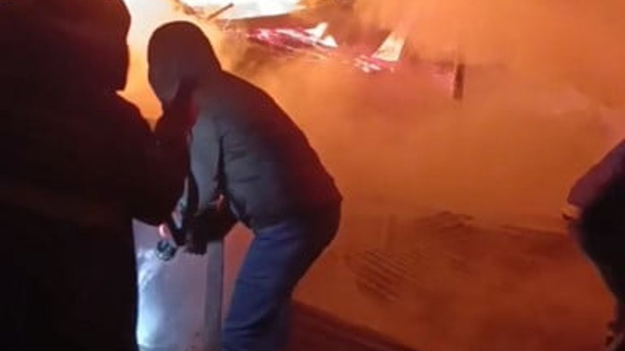 Hizan'da Dipçik Üretim Atölyesinde Yangın