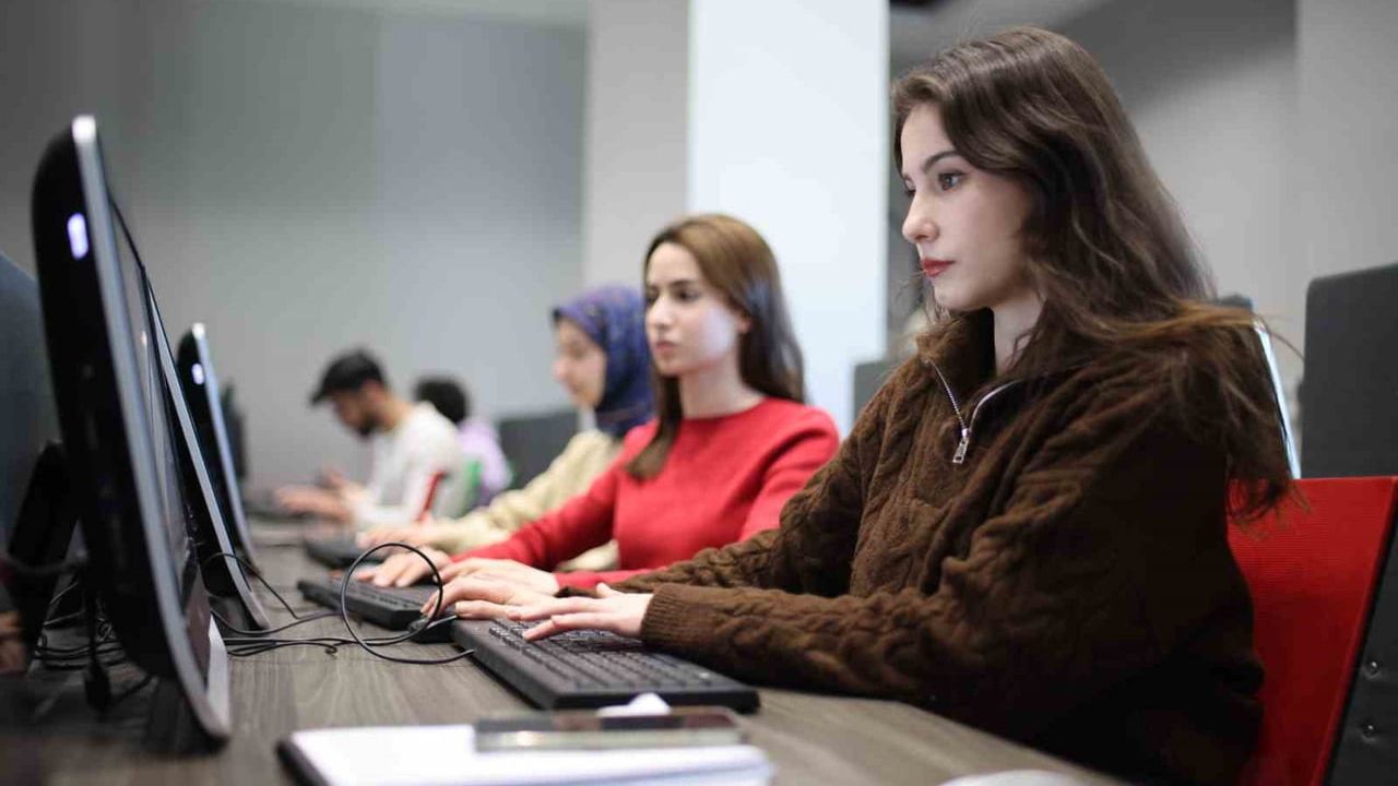 HKÜ Avrupa Eğitim Federasyonu'na Üye Olan İlk Türk Üniversitesi Oldu