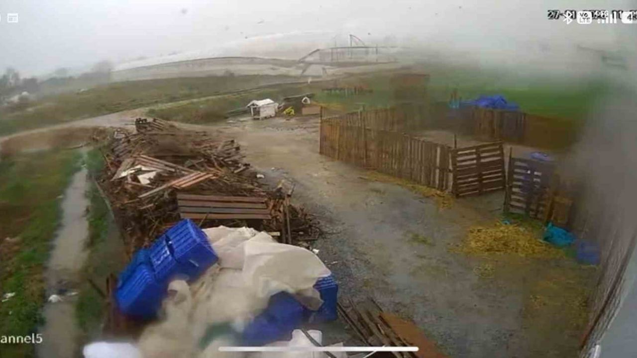 Hortum Sırasında Serayı Yerle Bir Etti