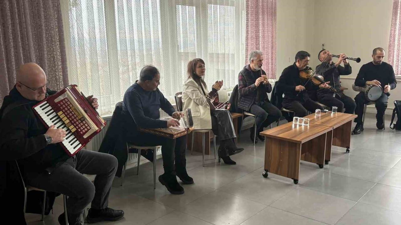 Huzurevi Sakinlerine özel Anlamlı Konser