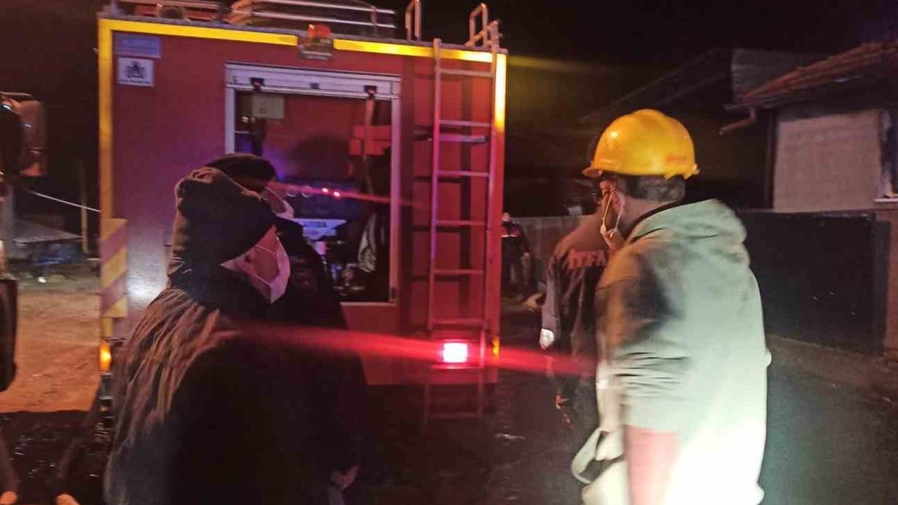 İcikli Köyünde Ev Yangını Korkuttu