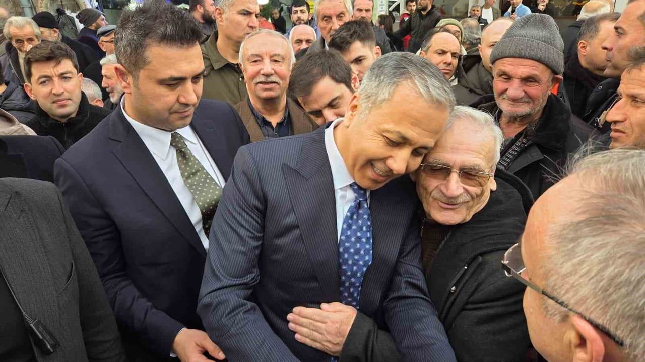 İçişleri Bakanı Yerlikaya'dan Emekli Vatandaşa Moral