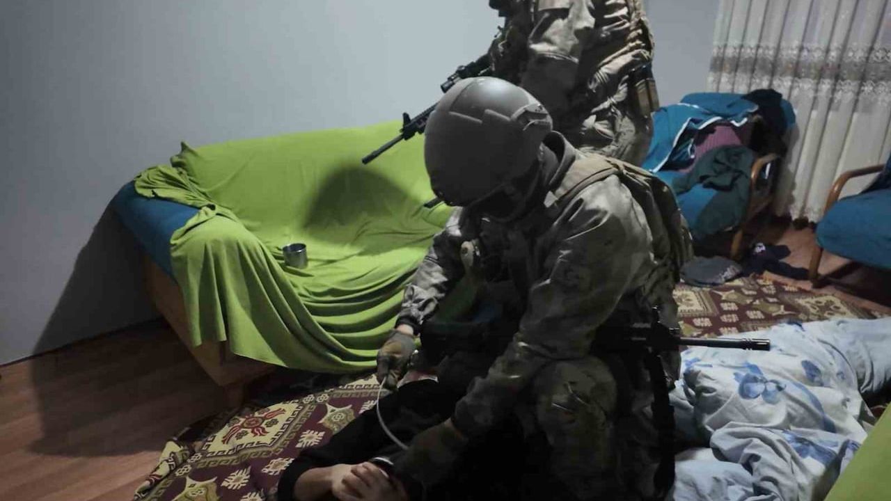 Iğdır'da Torbacılara Yönelik Eş Zamanlı Operasyon