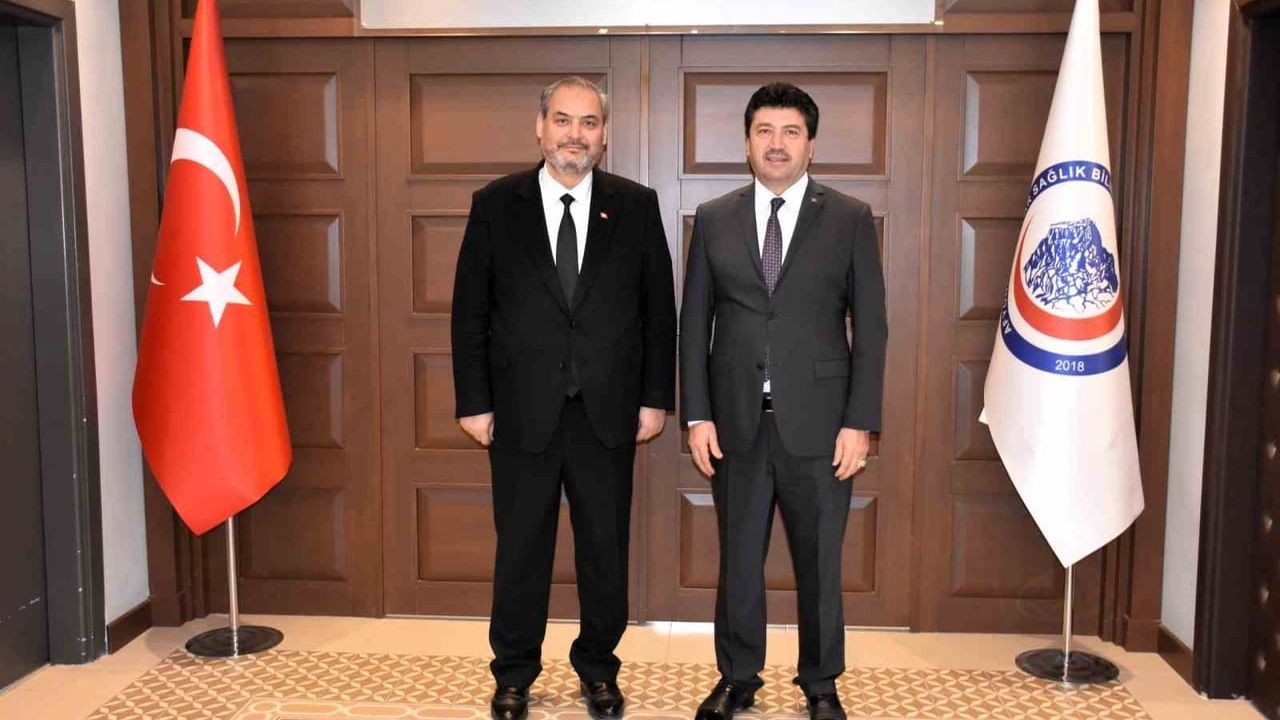 İki Üniversite Ortak Laboratuvar Kullanımı için Protokol İmzaladı