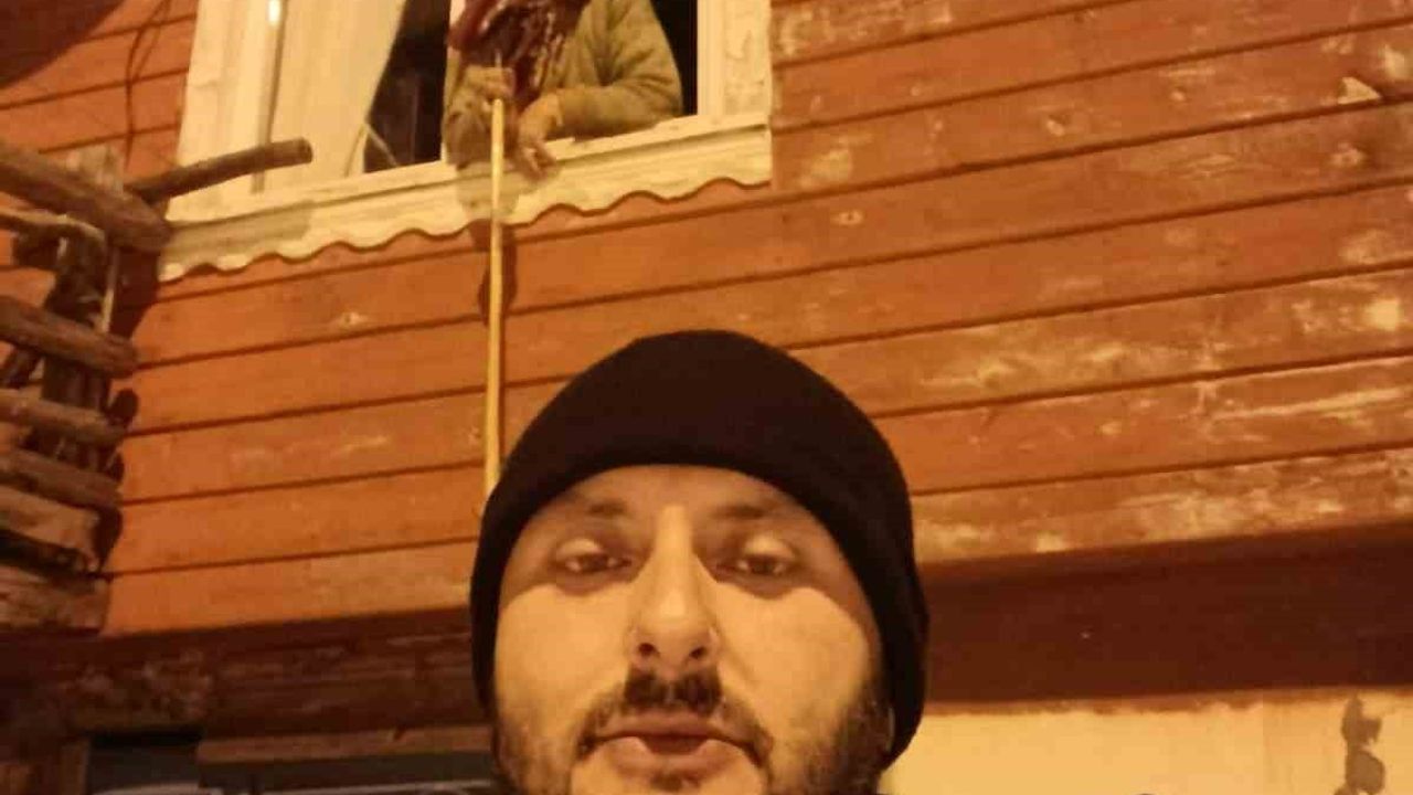 İnebolu'dan Örnek Davranış: Muhtar, Yaşlı Kadının İlaçlarını Ulaştırdı