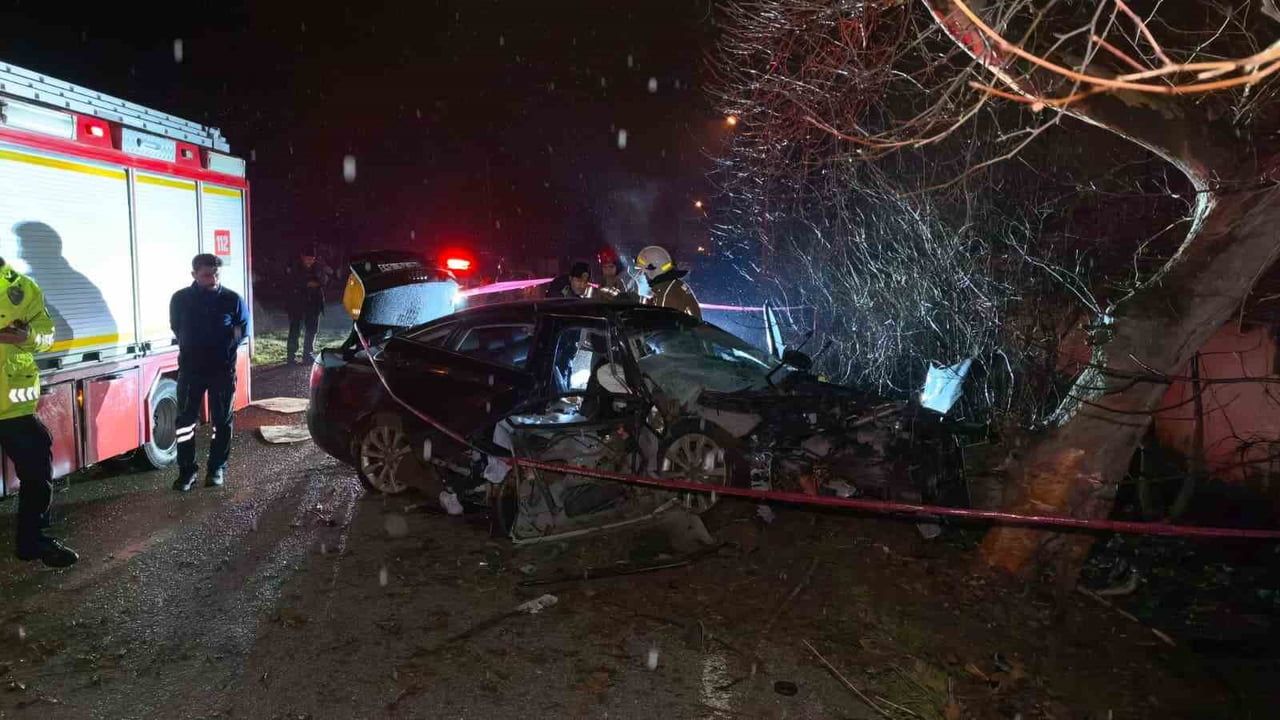 İnegöl'de Feci Kaza: 2 Ölü, 2 Yaralı