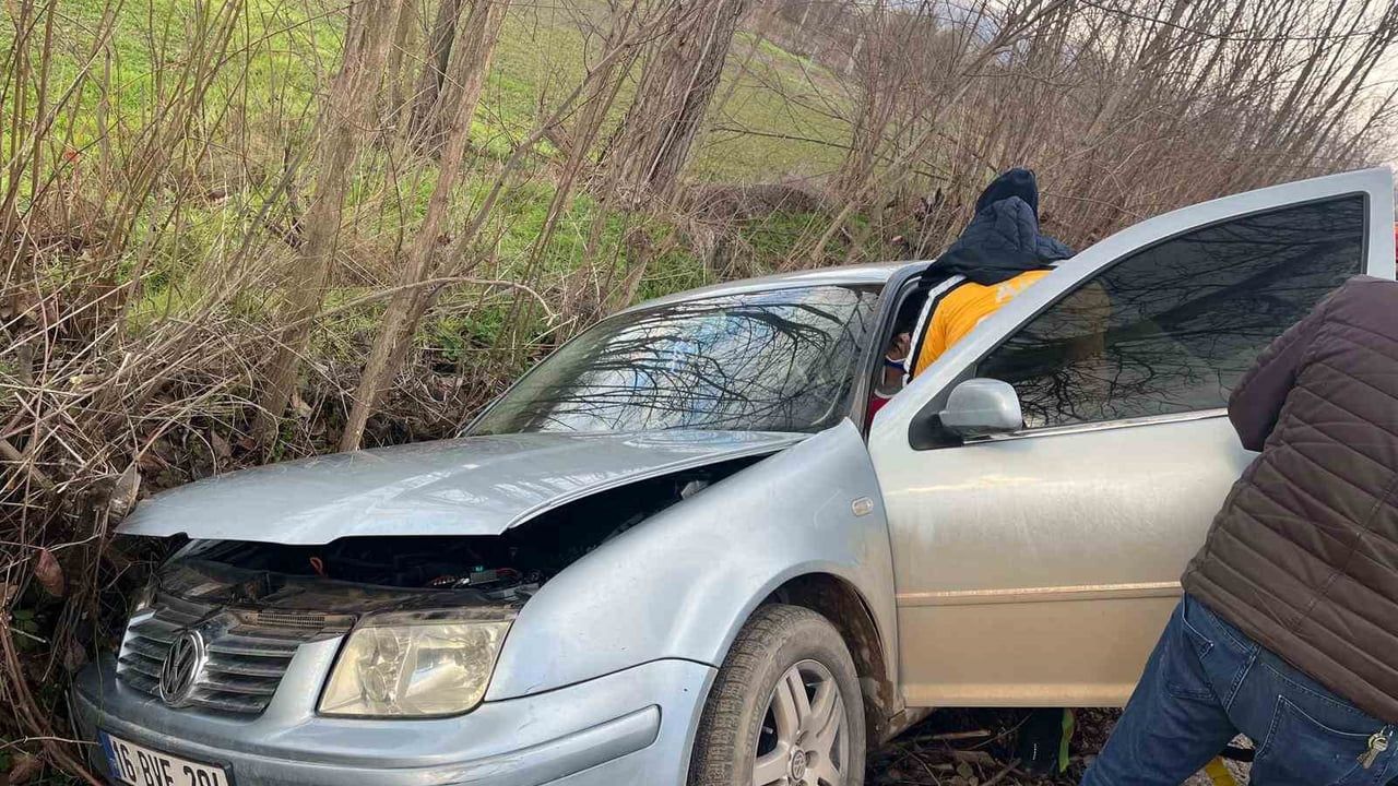 İnegöl'de Otomobil Ağaca Çarptı: 1 Yaralı