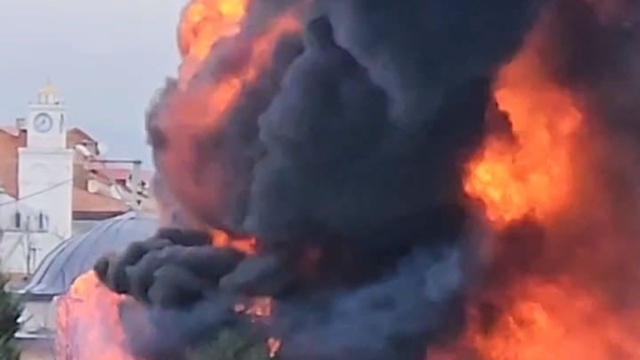 İnegöl'de Park Halindeki Tır Dorse Yangını