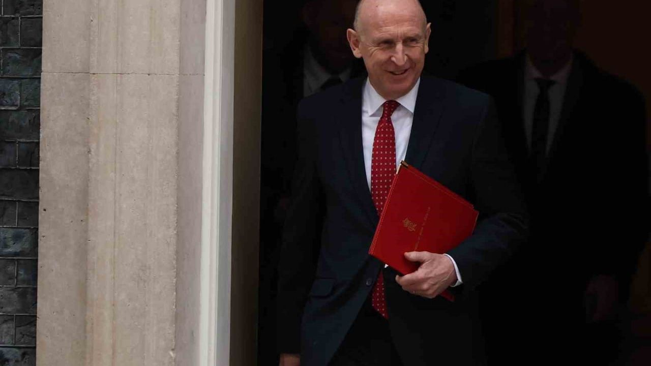 İngiltere Savunma Bakanı Healey: ABD'nin Bella 1 Operasyonuna Destek Verdik