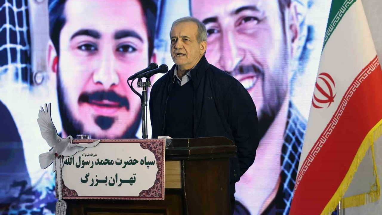 İran Cumhurbaşkanı'ndan Protestolara Müdahale Talimatı