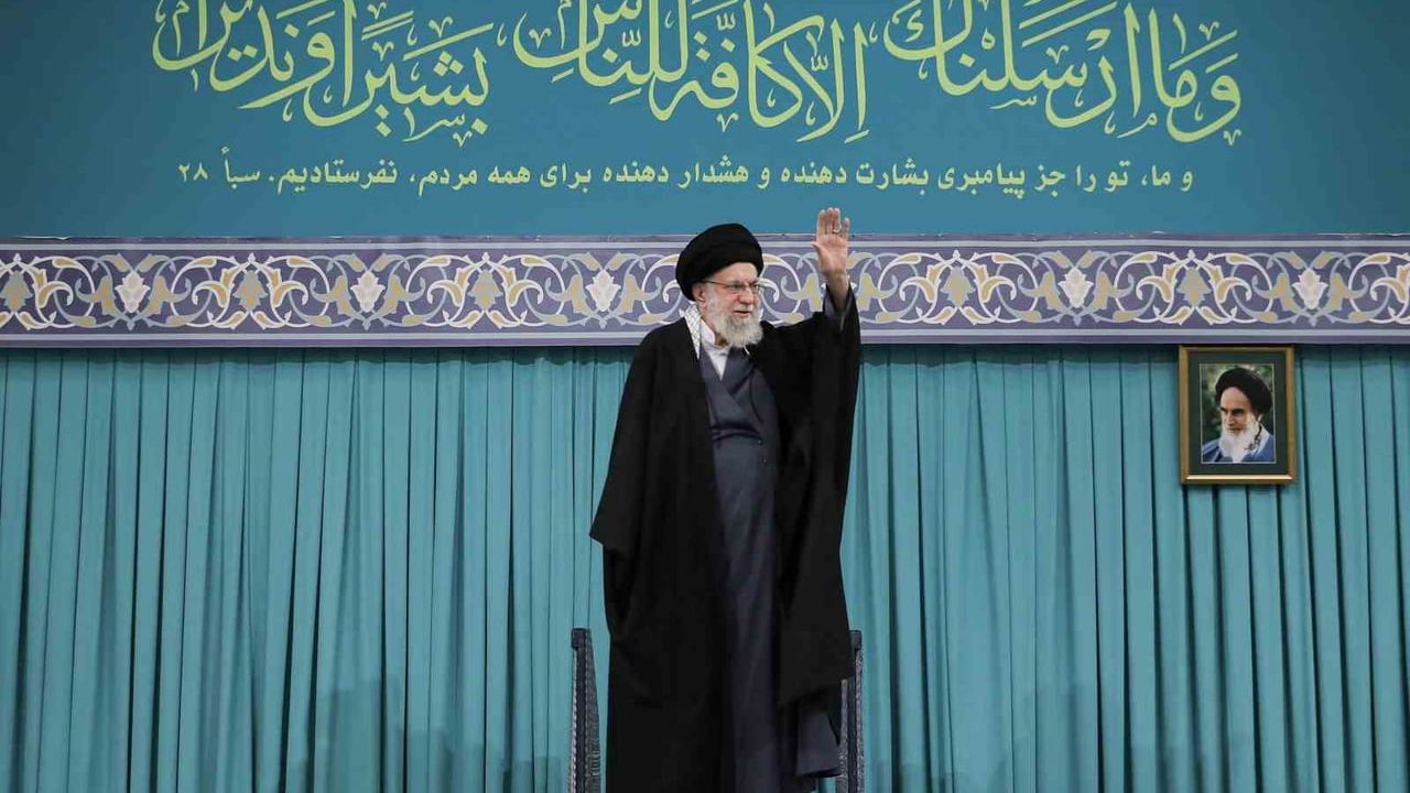 İran Dini Lideri Hamaney Protestolar Sırasında Binlerce Ölüm Olduğunu Kabullendi