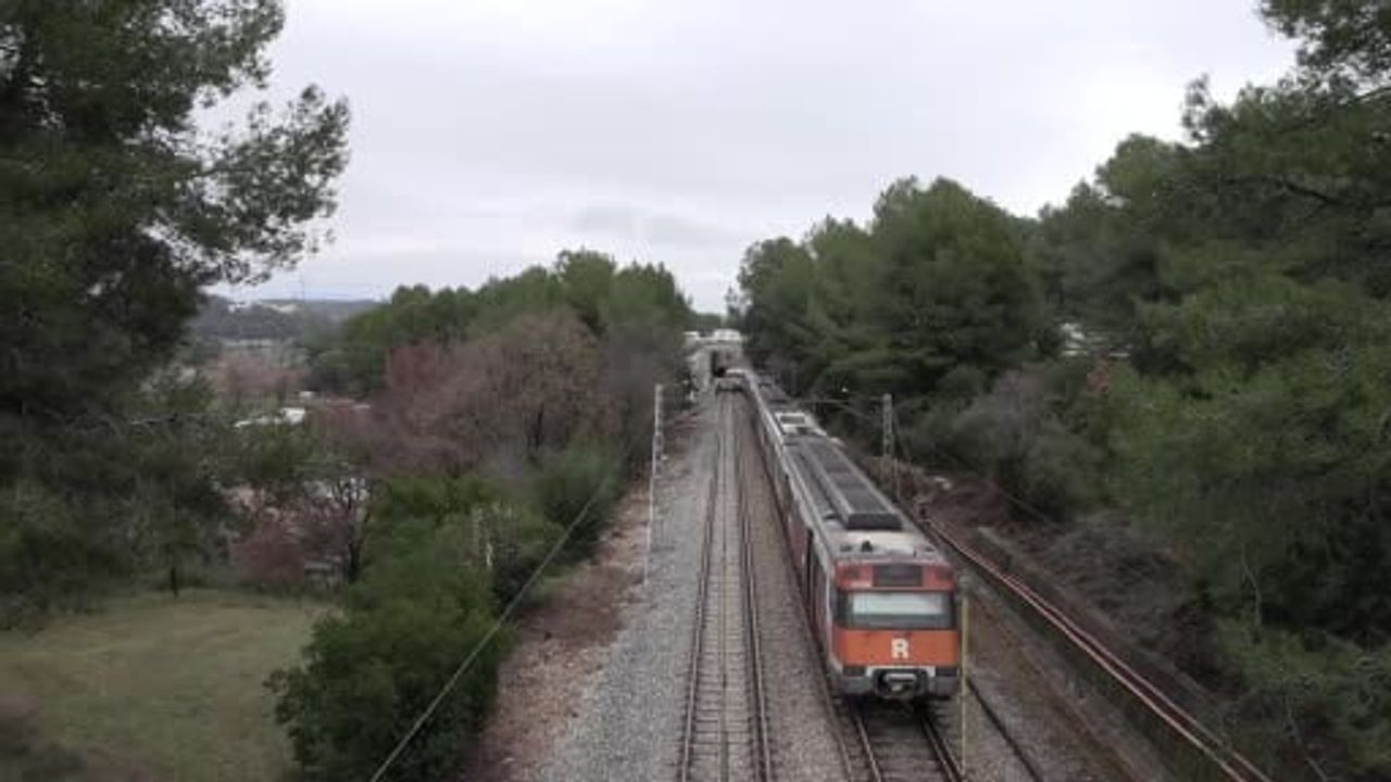 İspanya'da Makinistler, 44 Kişinin Ölümüyle Sonuçlanan Tren Kazalarının Ardından Grev Başlatıyor