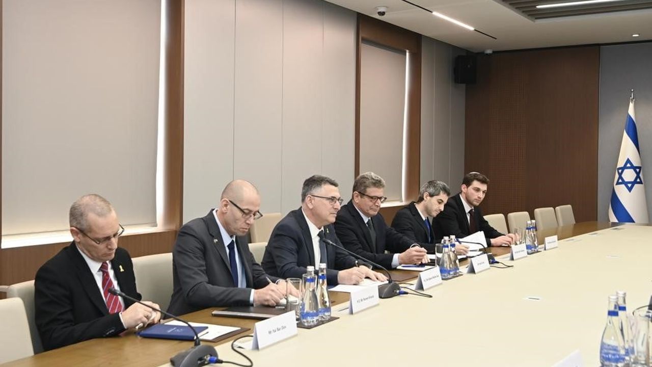 İsrail ve Azerbaycan Dışişleri Bakanları İş Birliği Görüşmesi Gerçekleştirdi