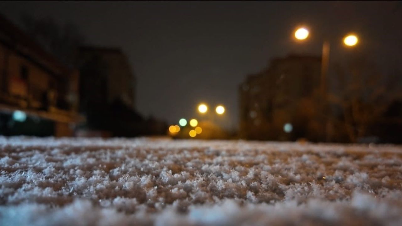 İstanbul’da Gece Saatlerinde Beklenen Kar Yağışı Başladı