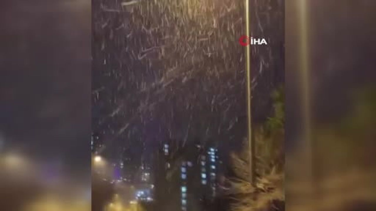 İstanbul'da Kar Yağışı Devam Ediyor