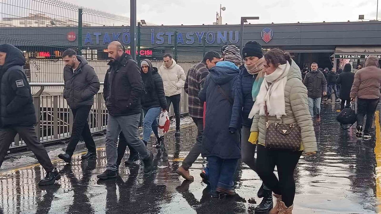 İstanbul'da Kar Yağışı Sonrası Ulaşım Rahatladı