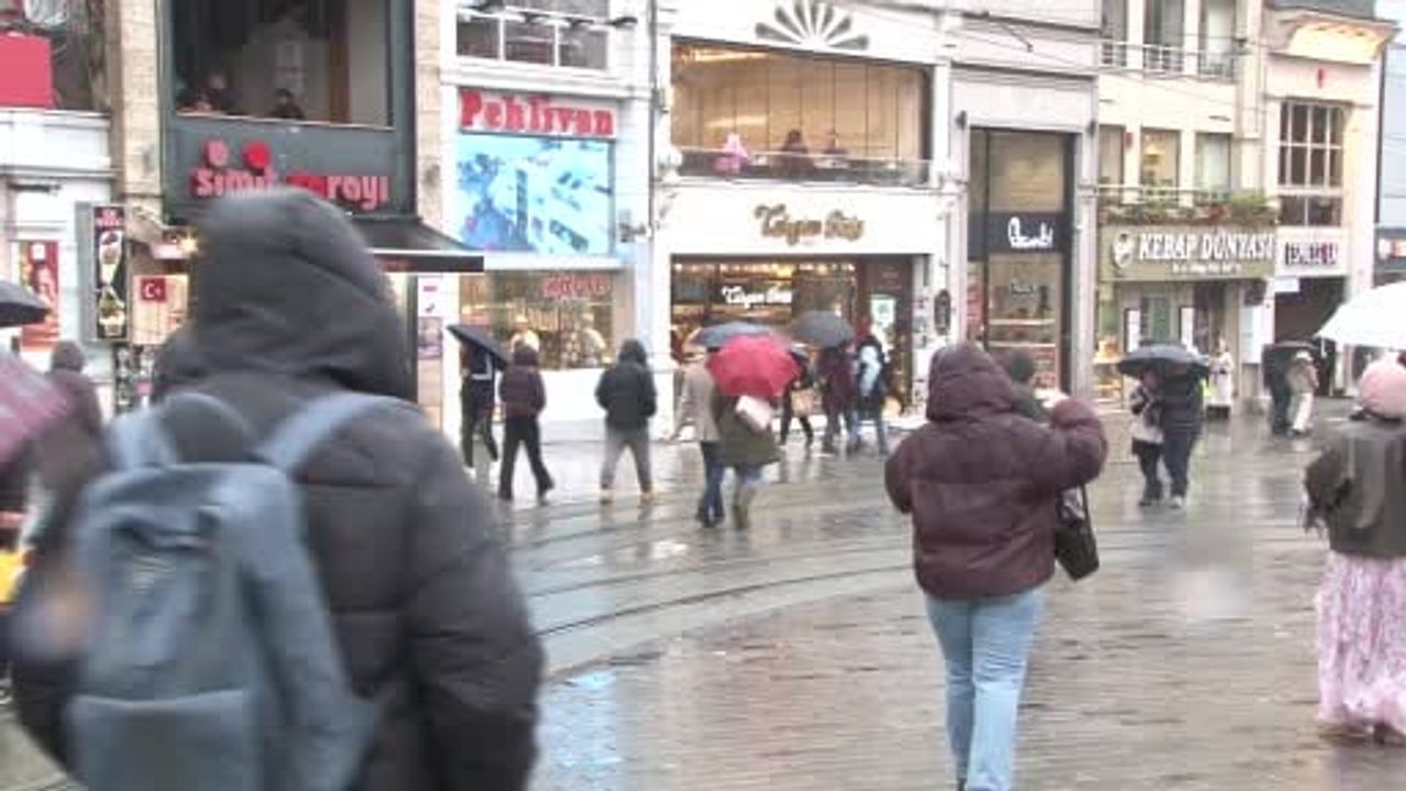 İstanbul'da Yağmur Devam Ediyor