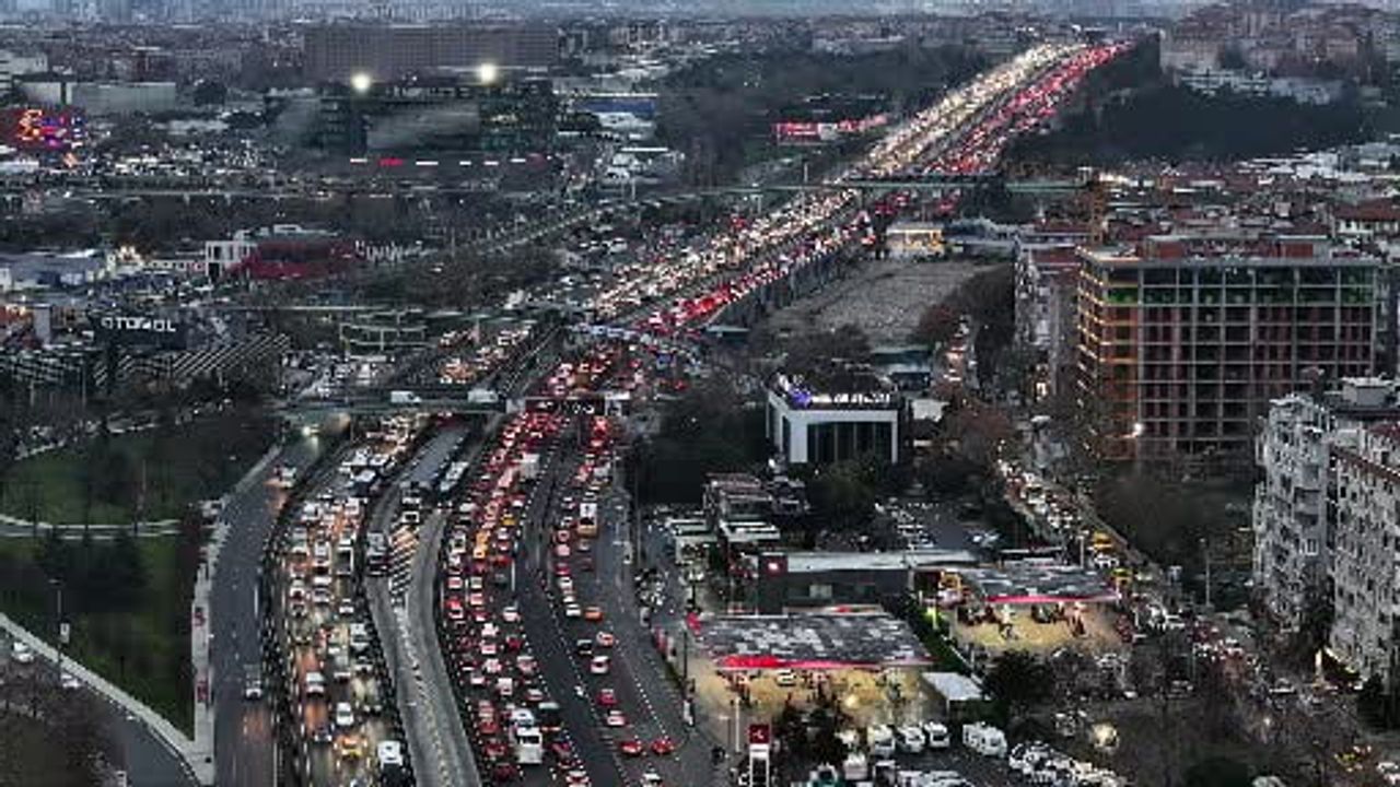 İstanbul Trafik Yoğunluğu Yüzde 90’a Ulaştı