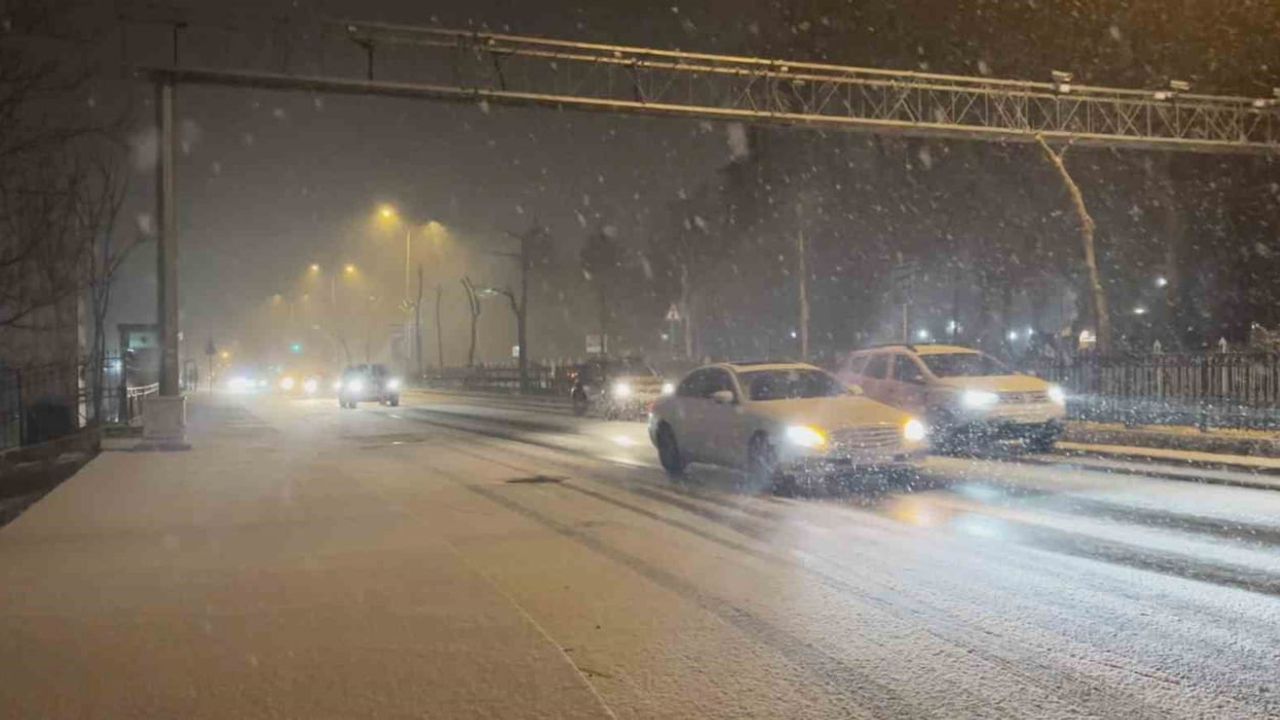 İstanbul’un Yeni Yılı Beyaza Büründü