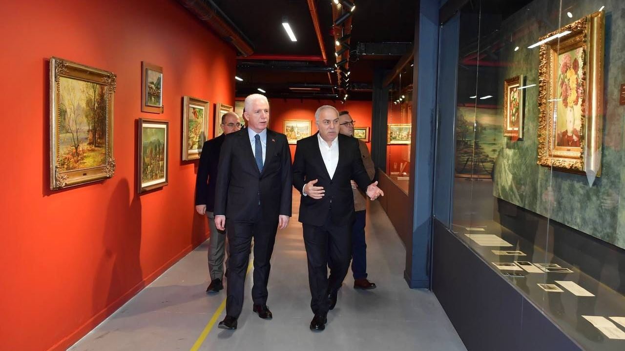 İstanbul Valisi Davut Gül, 'SafiStanbul' Sergisini Ziyaret Etti