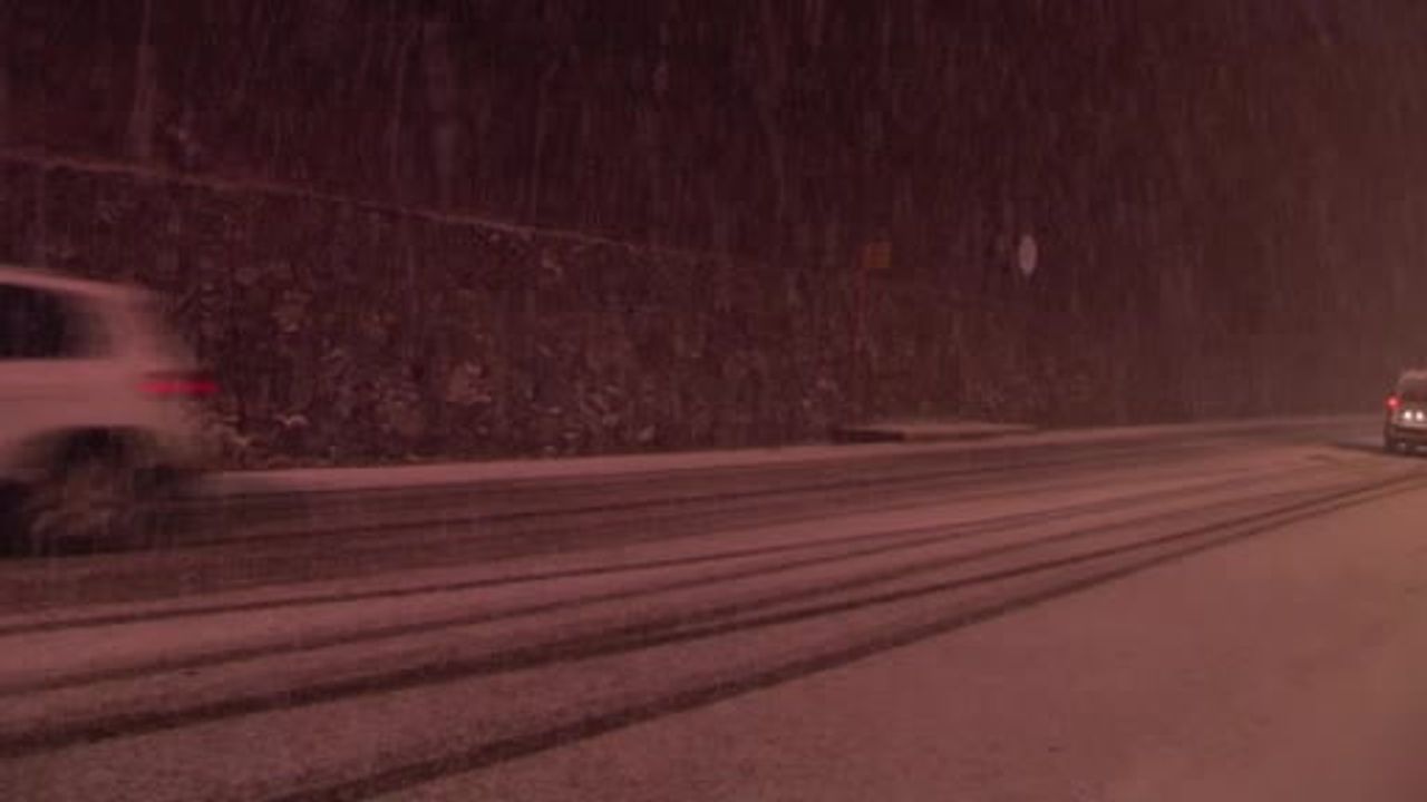 İstanbul Yeni Yıla Karla Girdi