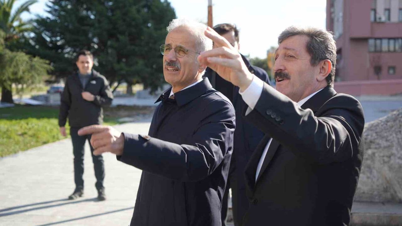 İstiklal Meydanı ve Kurtuluş Yolu Düzenlemesi Tamamlanıyor