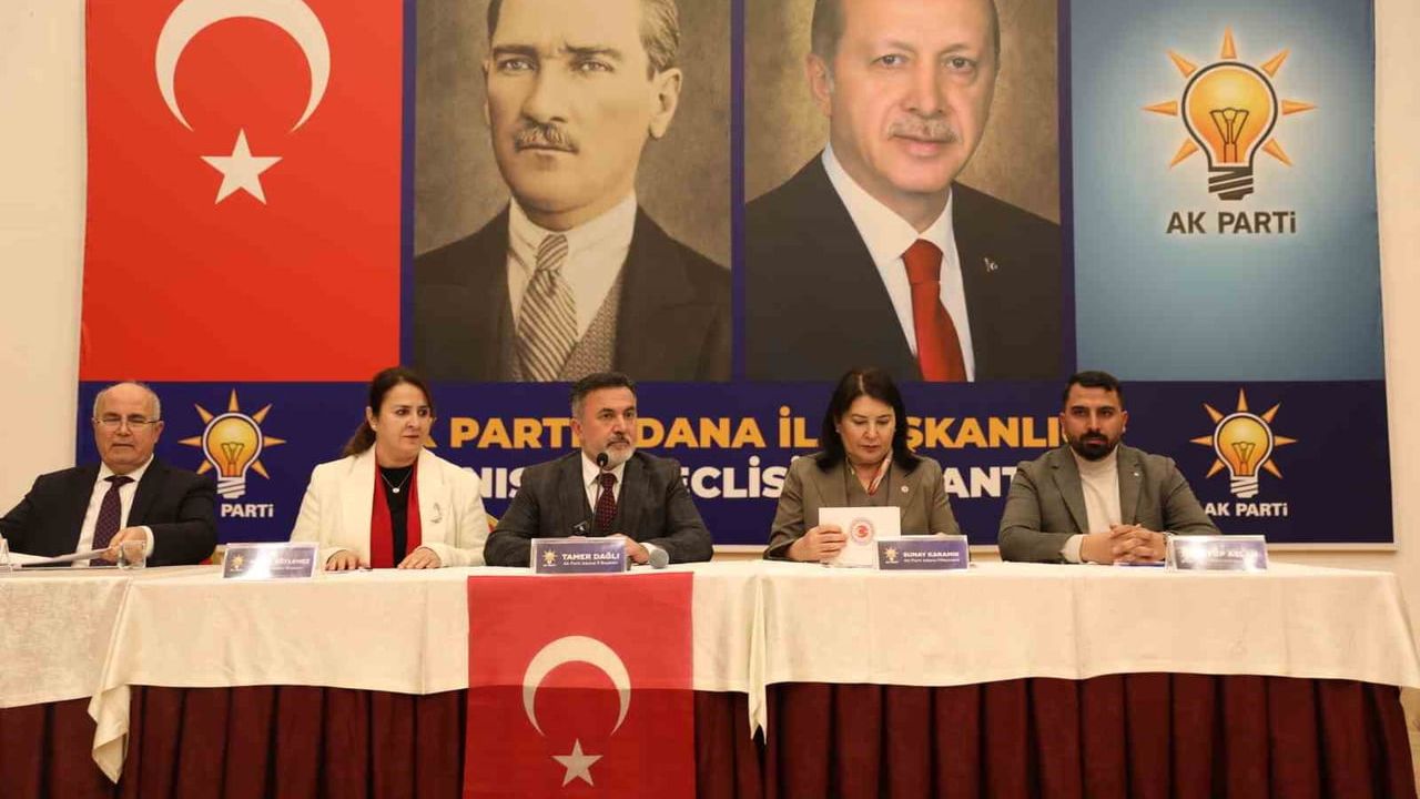 İstişare Kültürü ve Birlik Vurgusu: Adana'da AK Parti Toplantısı