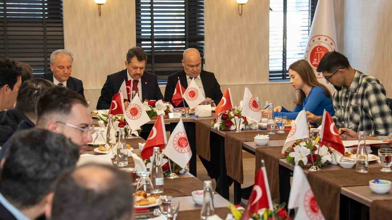 İzmir'de 11. Yargı Paketi kapsamında 1,667 hükümlü yararlandı