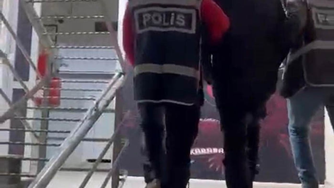 İzmir'de 31 Yıl Cezası Olan Firari Hükümlü Yakalandı