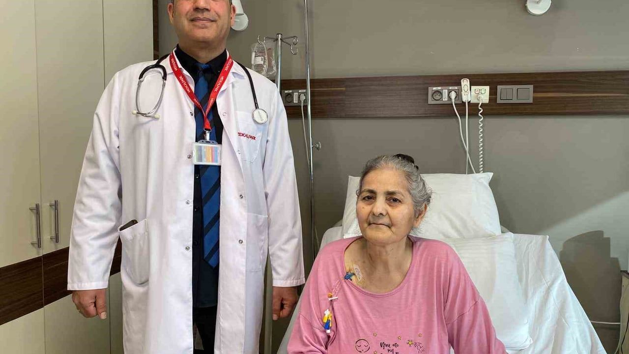 İzmir'de Başarılı Karın Dokusu Nakli ile Hayata Dönen Hasta