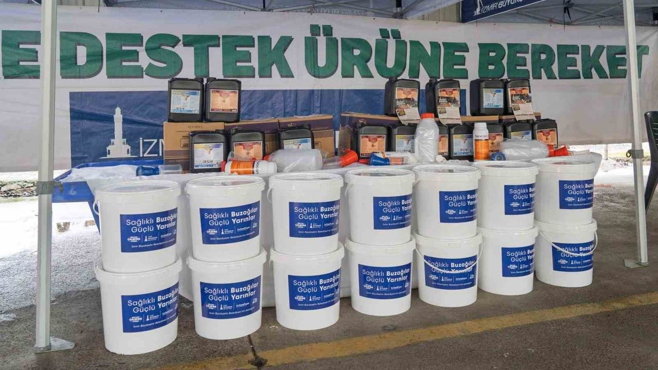 İzmir'de Çiftçilere Buzağı Kiti ve Dezenfektan Desteği