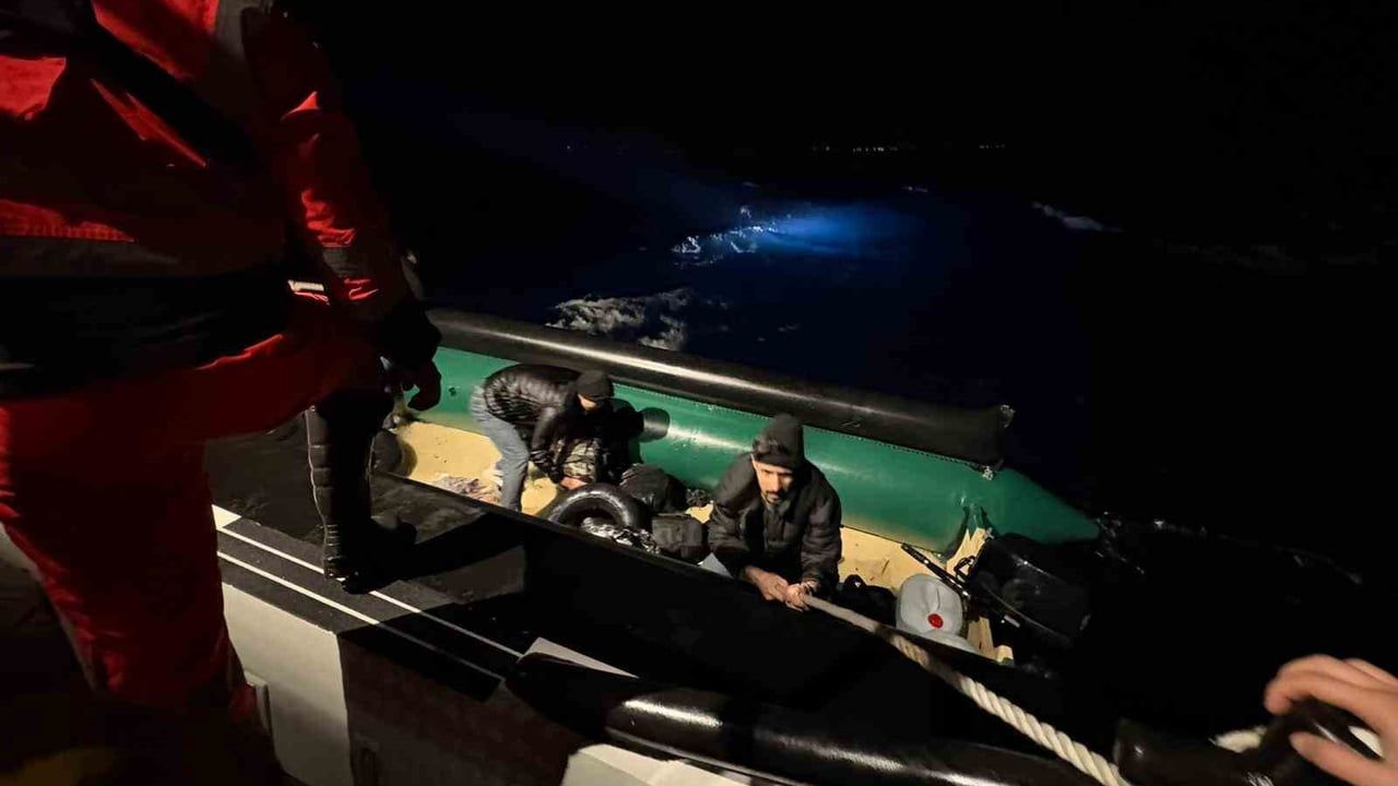 İzmir'de Düzensiz Göçmen Operasyonu: 43 Yakalandı