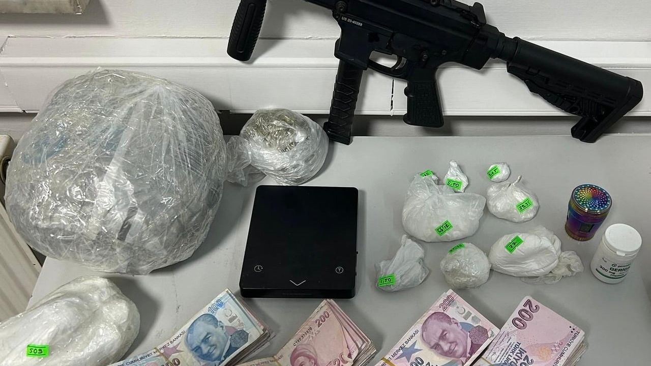 İzmir'de Firari Cinayet Zanlısına Operasyon