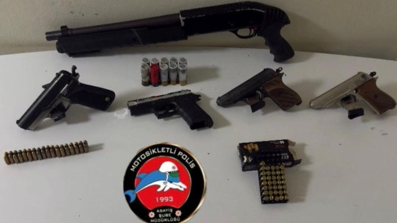 İzmir'de Huzur Operasyonu: 69 Şahıs Yakalandı