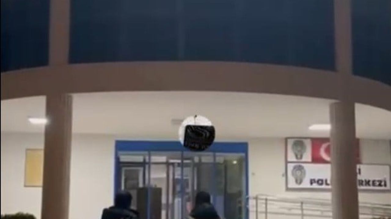 İzmir'de Uyuşturucu Operasyonu: 17 Bin 280 Sentetik Hap Ele Geçirildi