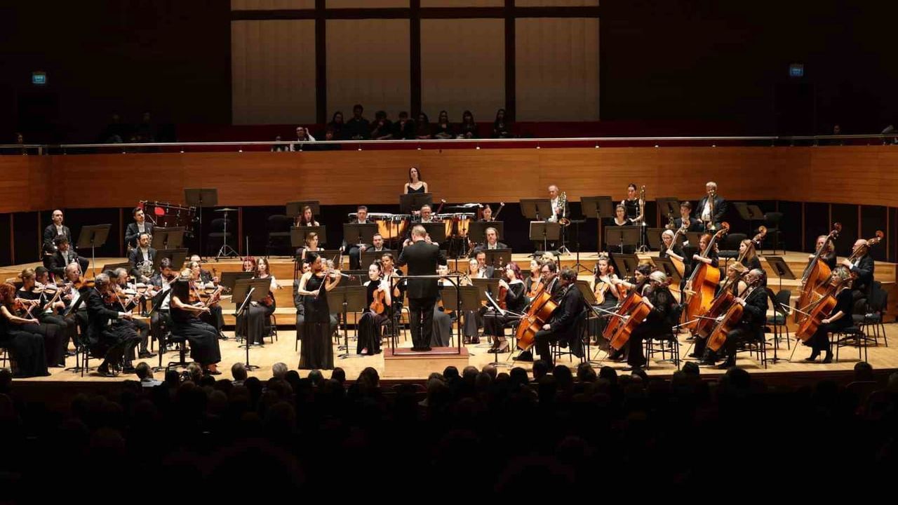 İzmir Devlet Senfoni Orkestrası'ndan Unutulmaz Konser