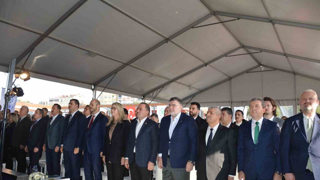 İzmir'in İlk Millet Bahçesi Bergama'da Hizmete Girdi