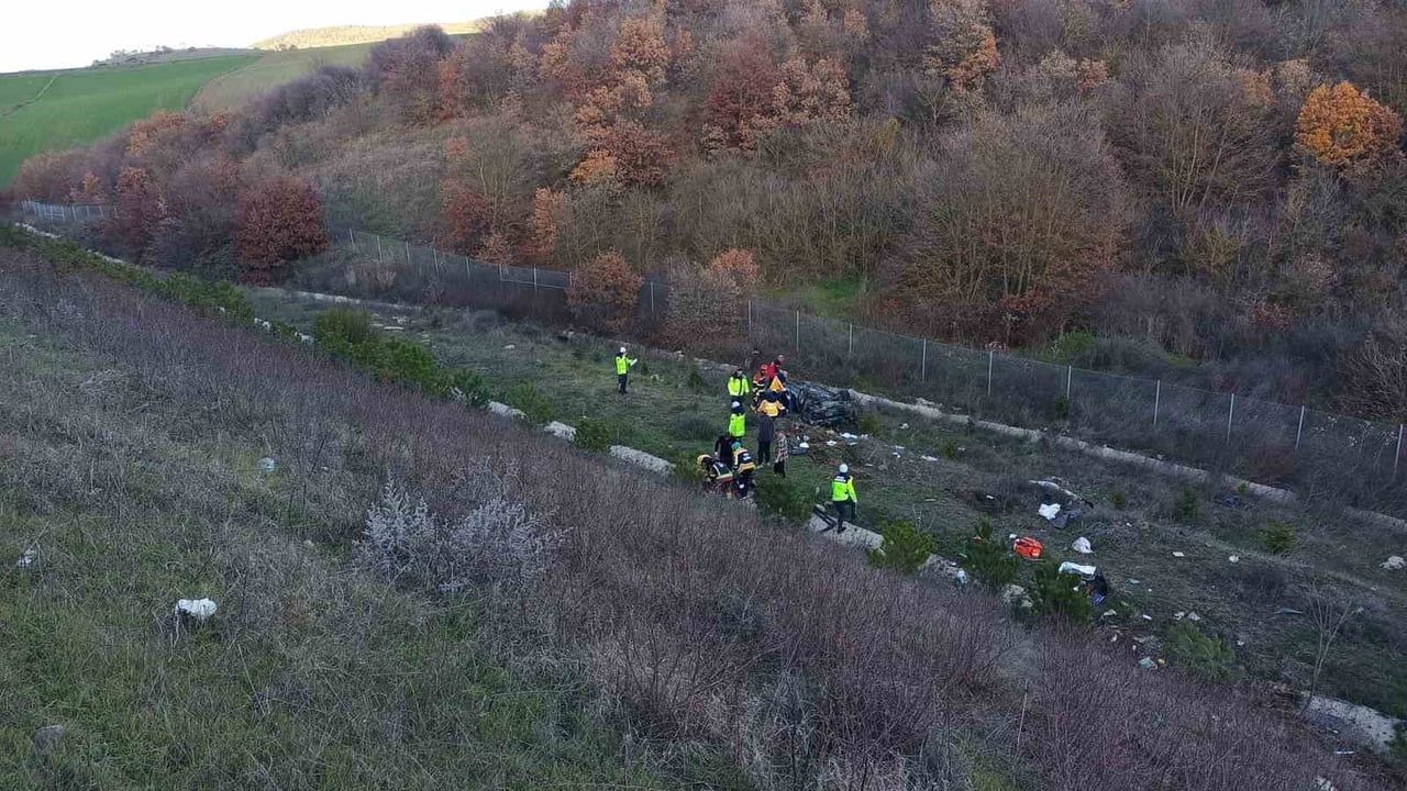 İzmir-İstanbul Otoyolu'nda Feci Kaza: Bir Ölü, İki Yaralı