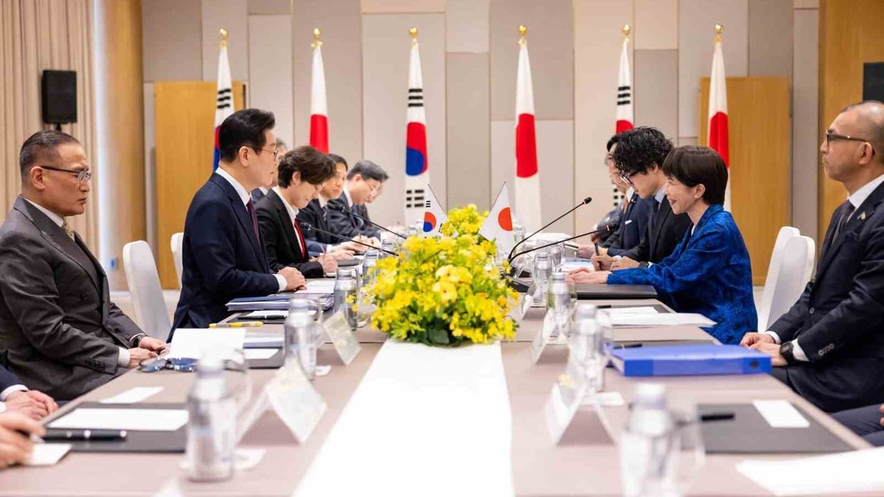 Japonya ve Güney Kore Liderlerinden Eğlenceli Bateri Performansı