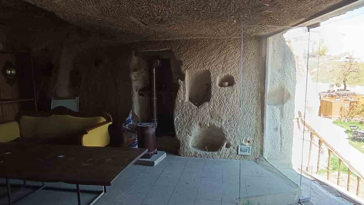 Kaçak Restoran Kaldırıldı, Peribacaları Yeniden Göründü