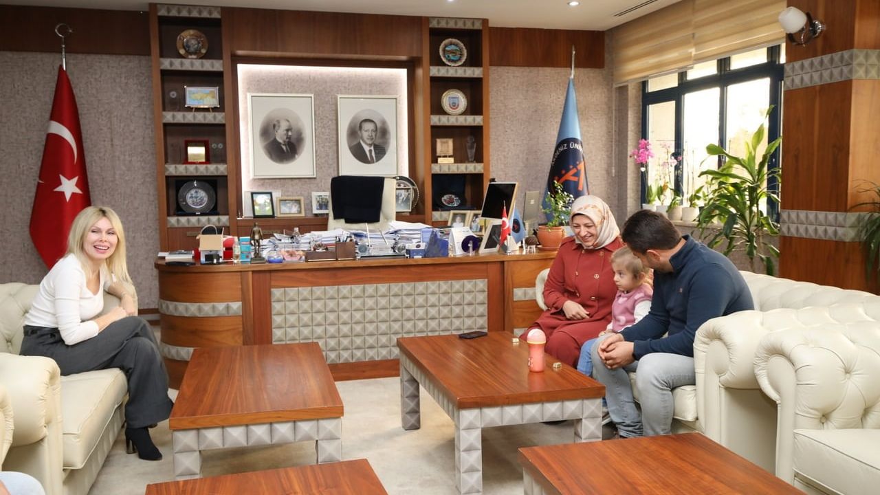 Kadavradan Rahim Nakli ile Doğan Özlenen Bebek Rektörle Buluştu