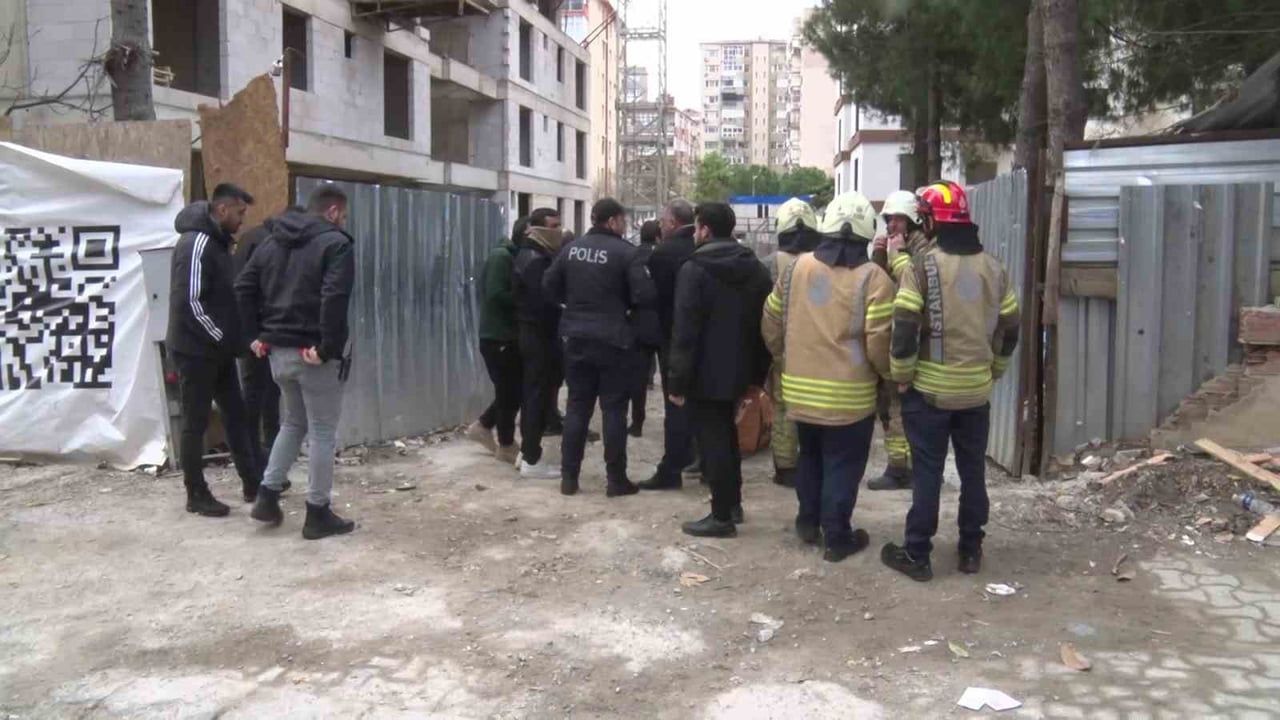 Kadıköy'de İnşaat İşçileri Vinçte Eylem Yaptı