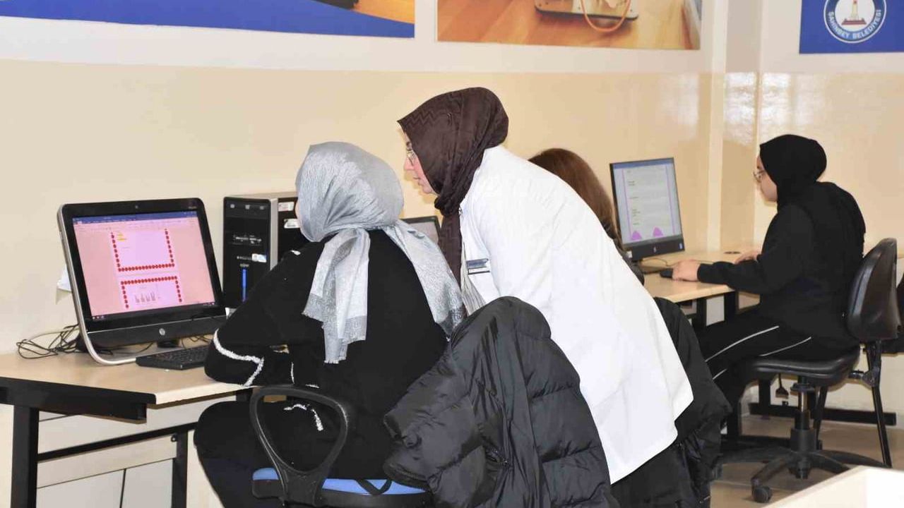 Kadınlar ve Çocuklar için Robotik Kodlama Atölyesi