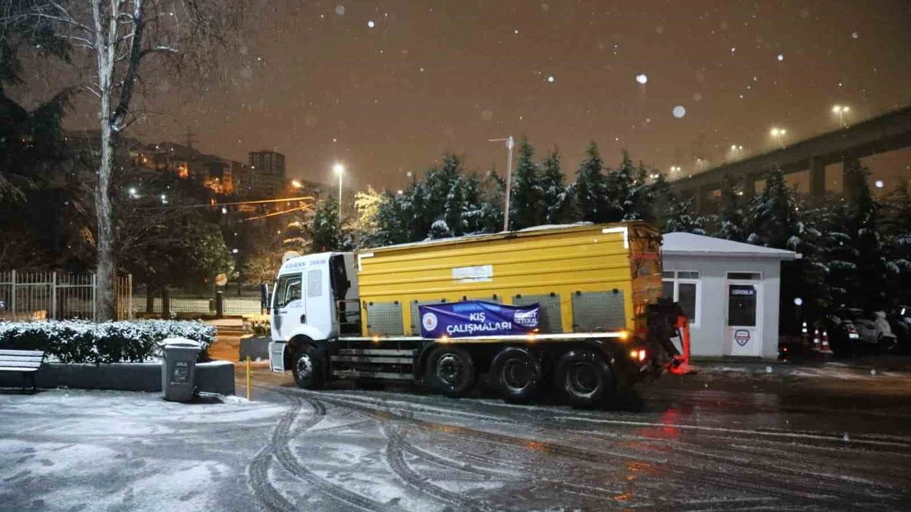 Kağıthane'de Karla Mücadele Sürekli Devam Ediyor