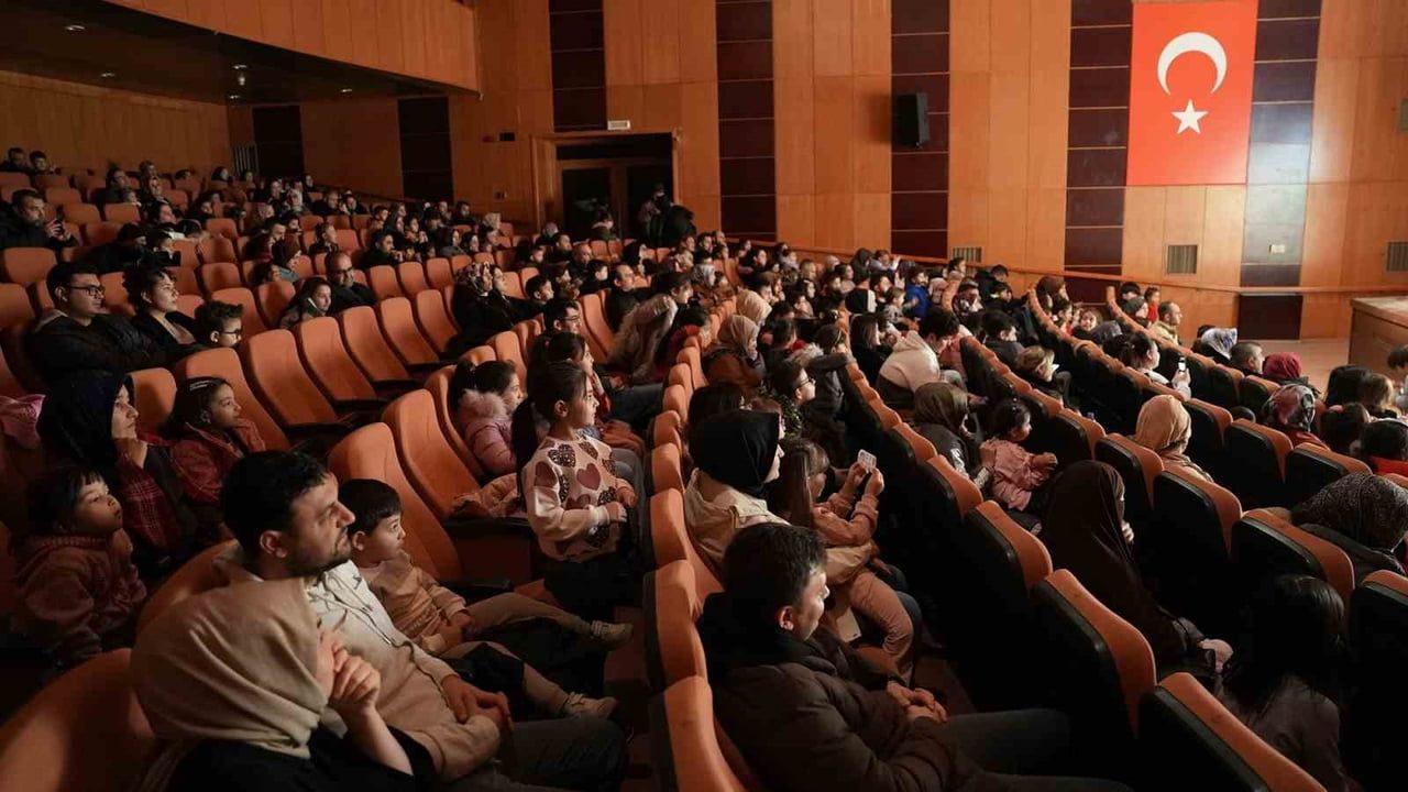 Kahramanmaraş'ta Çocuklara Özel Tiyatro: Bremen Mızıkacıları