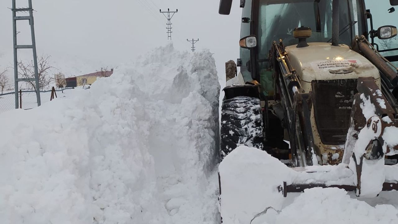 Kahramanmaraş’ta Karla Mücadele Çalışmaları Sürüyor
