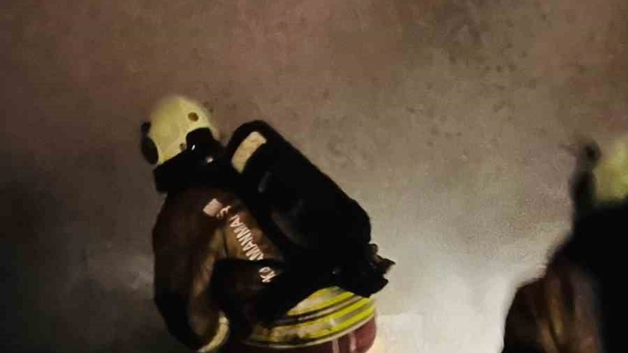 Kahramanmaraş'ta metruk evde yangın çıktı